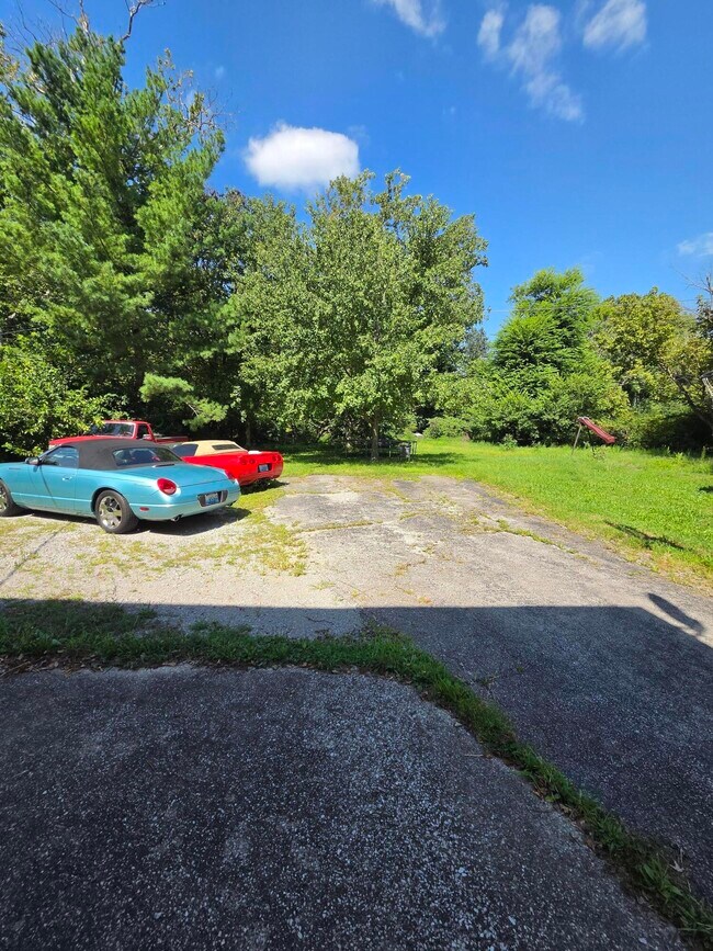 Building Photo - 3411 Sutherland Dr