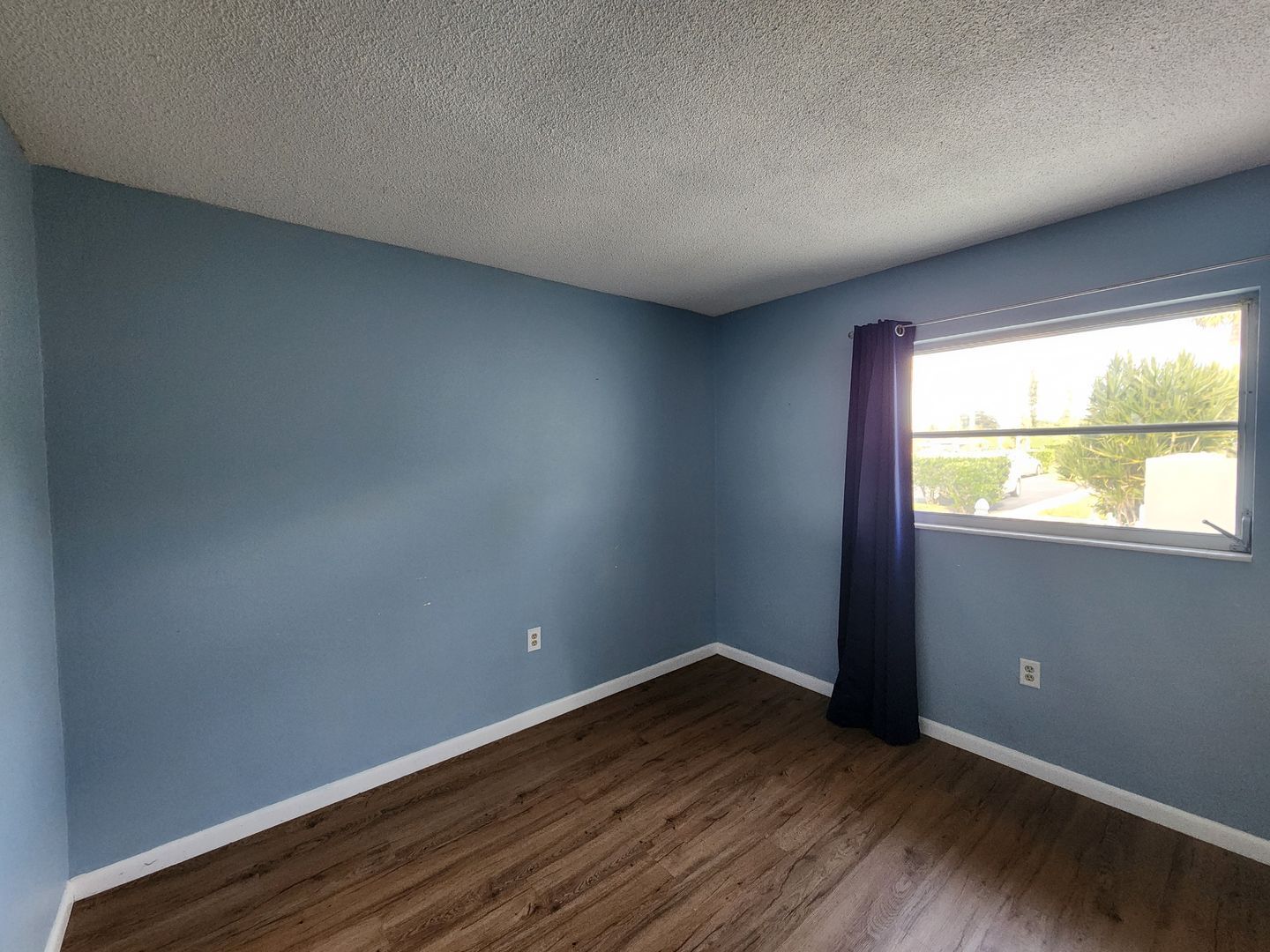 Building Photo - Cozy Condo in a 55+ Community