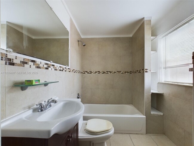 Building Photo - 616 SW 8th Ave