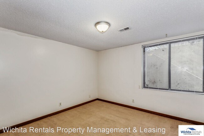 Building Photo - 2 br, 1.5 bath House - 8914 Bluestem