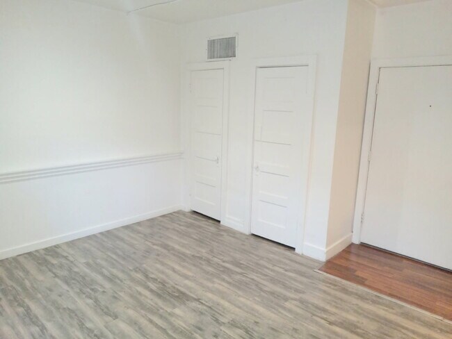 Building Photo - 260 W Antelope Dr