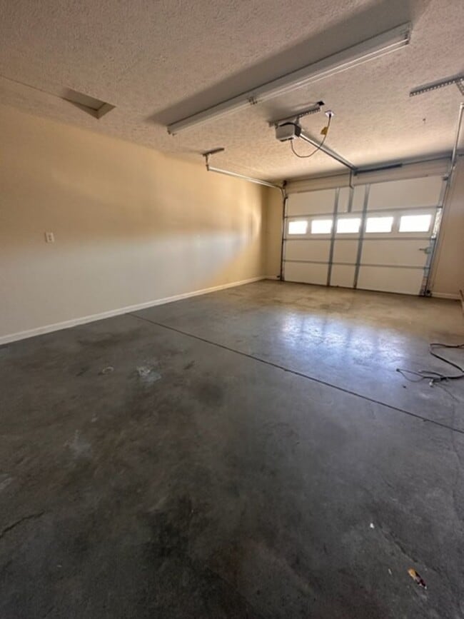 Building Photo - 106 Nancy Ln