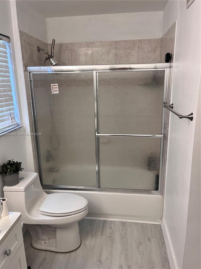 Building Photo - 4746 Lago Vista Dr