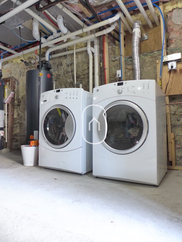 Building Photo - 203 Hillside St