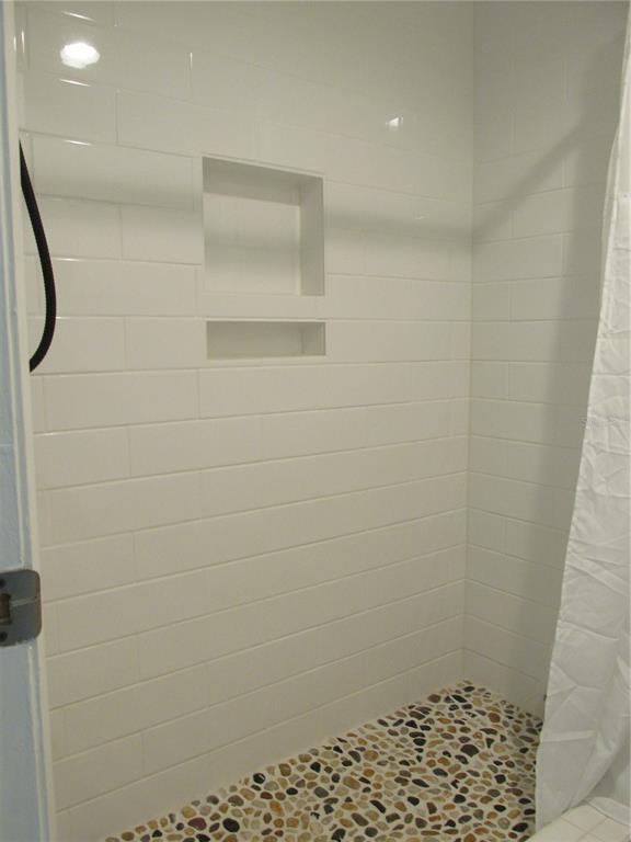 Building Photo - 612 Bird Bay Dr W