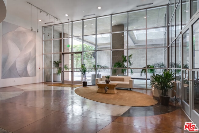 Building Photo - 801 S Grand Ave