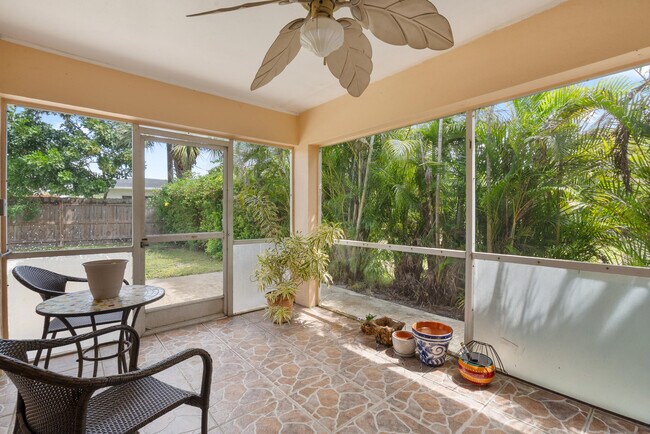 Building Photo - 306 18th Ave N