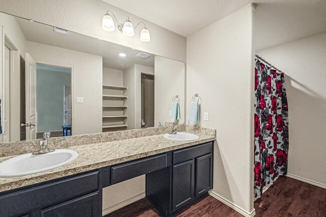 Building Photo - 1345 Lariat Rdg Trl