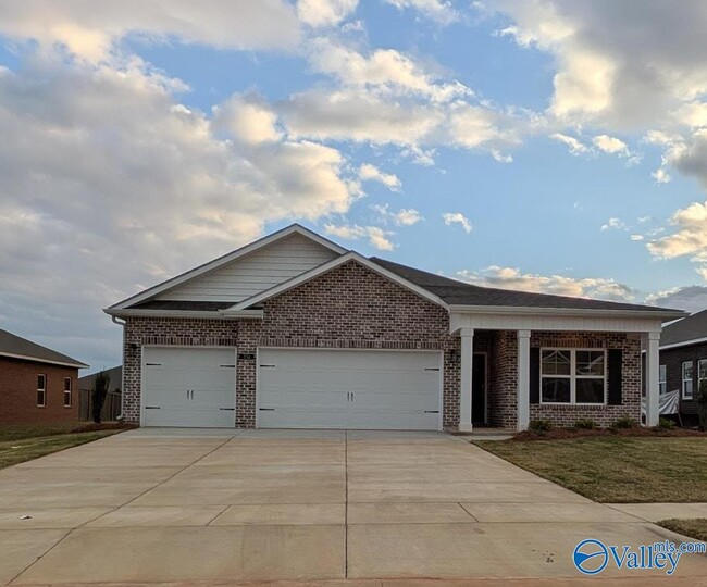 Primary Photo - 336 Jackson Pt Cir