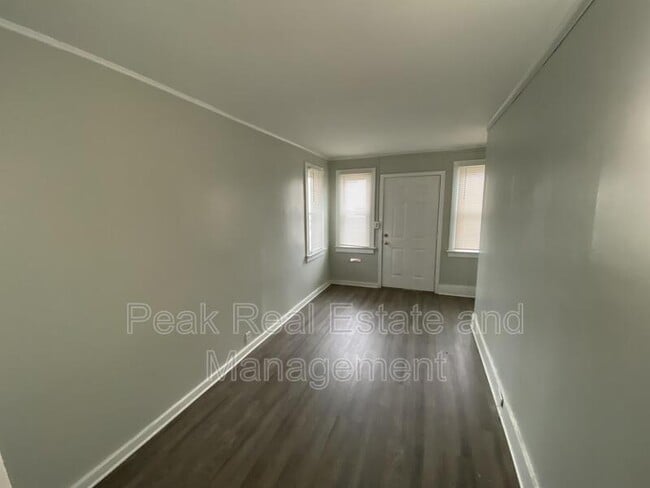 Building Photo - 1154 Prospect Ave SE