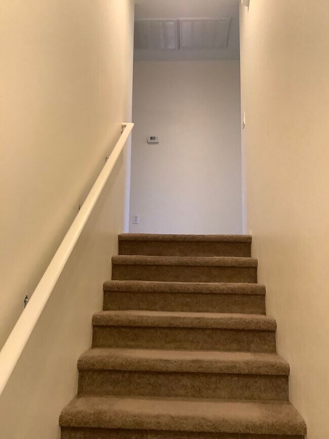 Building Photo - NORTHWEST HOME FOR RENT