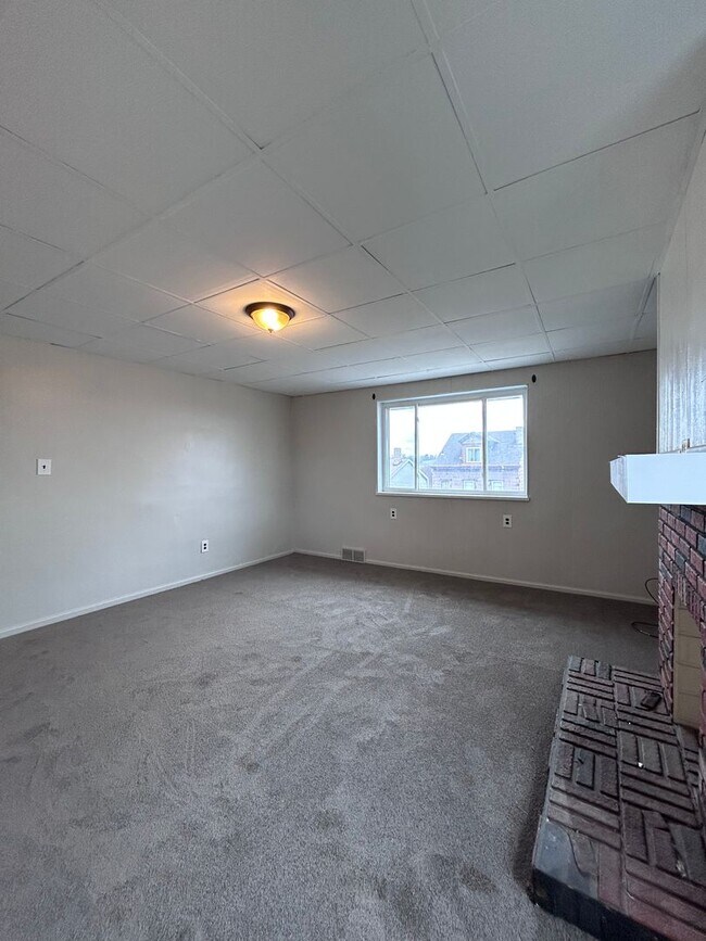 Building Photo - roc2107