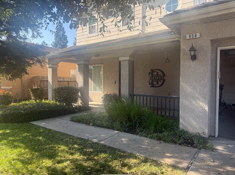 Building Photo - 958 Ryan Ave