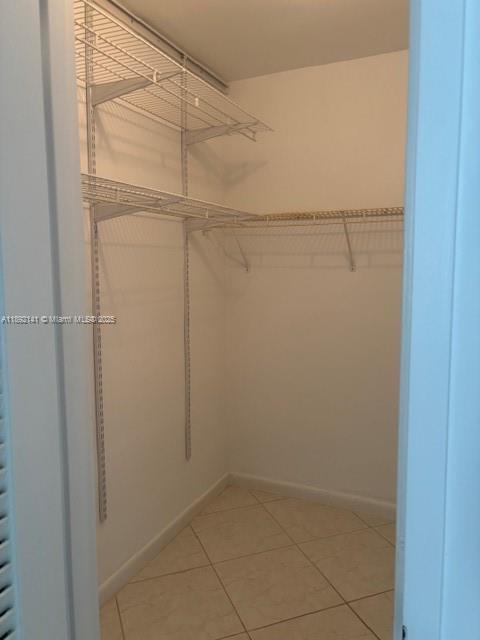 Building Photo - 100 Lincoln Rd