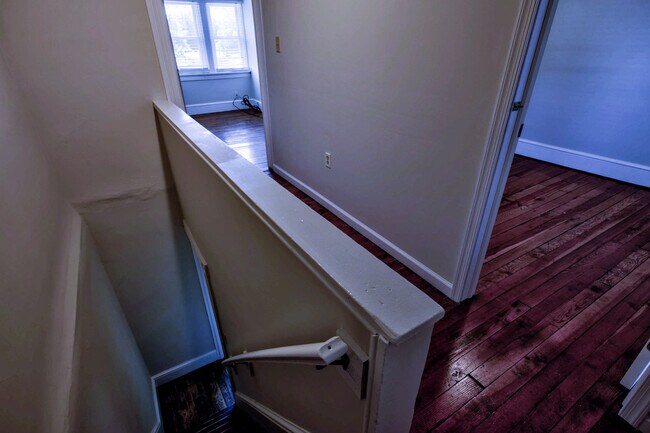 Building Photo - 1115 Frances Ave