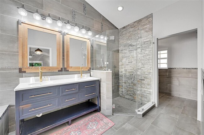 Building Photo - 9841 SW 1st St