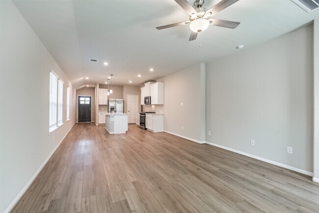 Building Photo - 17586 Rosette Grass Dr