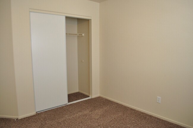 Building Photo - 10137 Maidens Wreath Ct