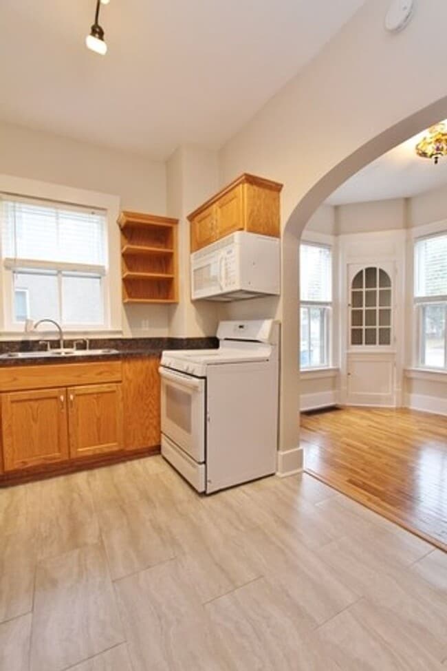 Building Photo - Updated 3 bedroom 1 bath home in downtown Morris