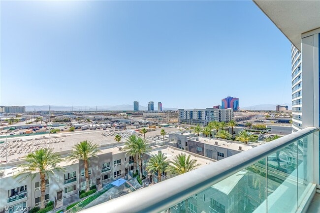 Building Photo - 4575 Dean Martin Dr