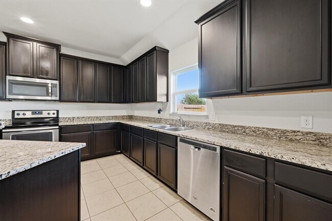 Building Photo - 1216 Violet Ln