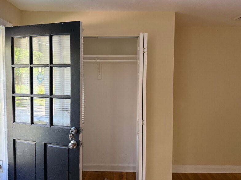 FRONT DOOR - 190 Institute Rd