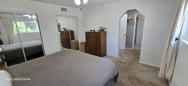 Building Photo - 2051 Rancho Dr