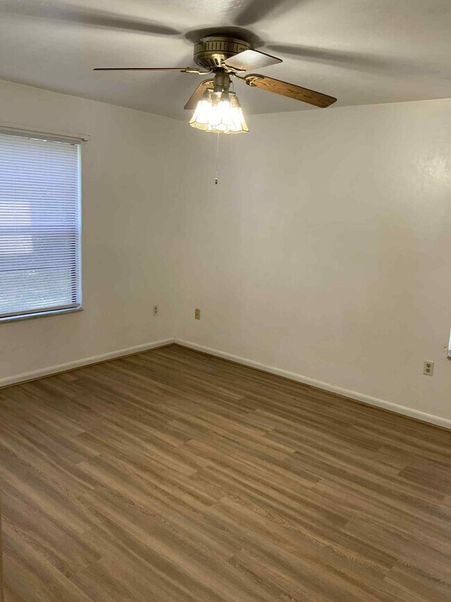 Building Photo - 7211 SW 18th Pl