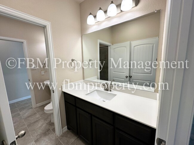 Building Photo - 2809 Belmont Dr