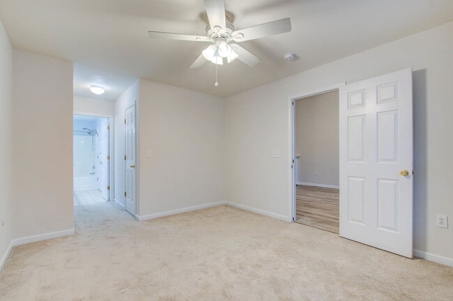 Building Photo - 500 Tree Branch Cir