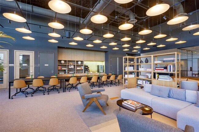 Building Photo - 500 Alton Rd