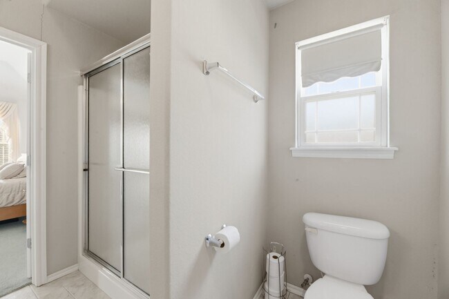 Building Photo - Move-in ready 3 Bed, 2.5 Bath, 3 Car, BA Schools