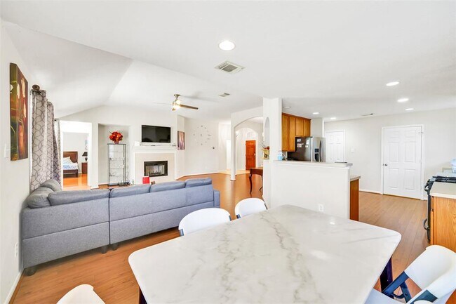 Building Photo - 14127 Becket Woods Ln