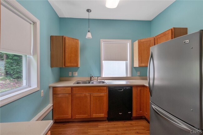 Building Photo - 51 Singleton St