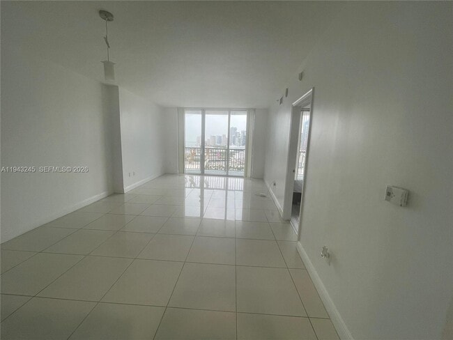 Building Photo - 1750 N Bayshore Dr