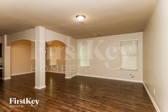 Building Photo - 205 Southwind Cir