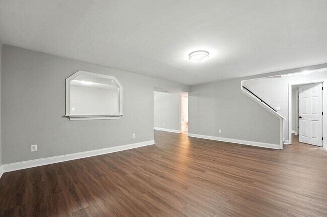 Building Photo - 11109 Ravine Dr