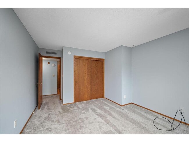 Building Photo - 2220 Midland Grove Rd