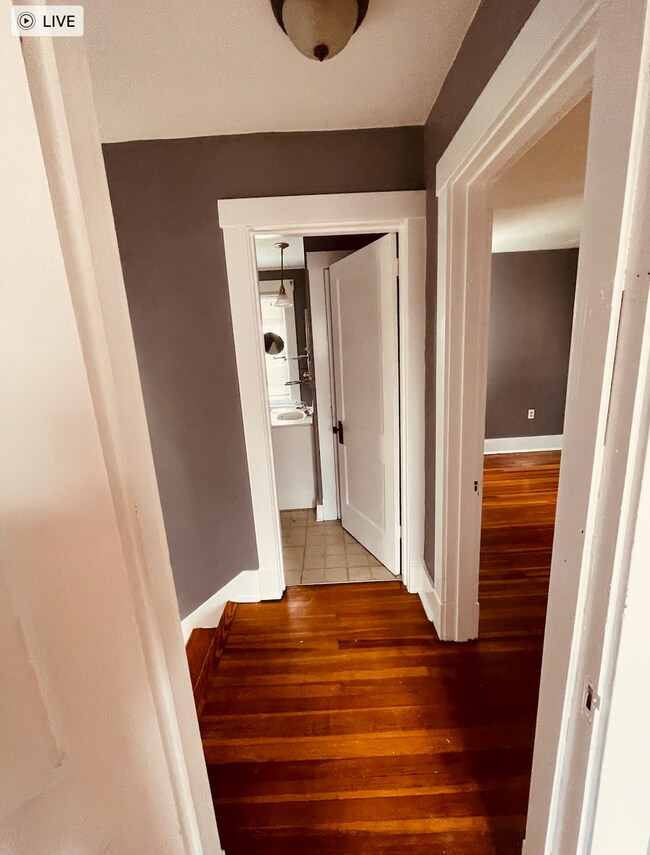 Building Photo - 2 Bed 1 Bath- Pittsburgh Pa