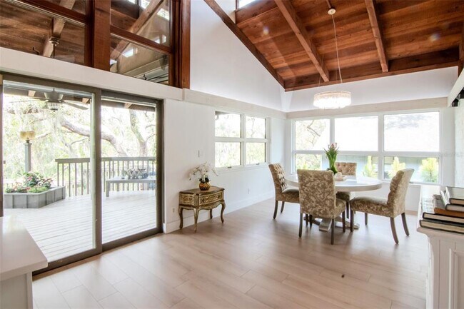 Building Photo - 1296 Weybridge Ln