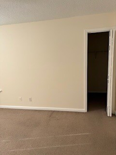 Building Photo - 2225 Huntingdon Dr