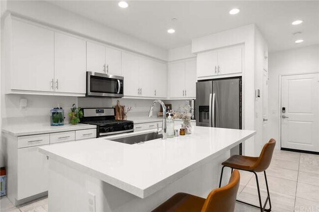 Building Photo - 2625 Verna Dr
