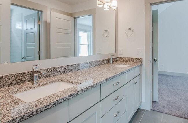 Building Photo - 503 Acklen Park Dr