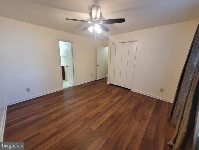 Building Photo - 33 Fern Oak Cir