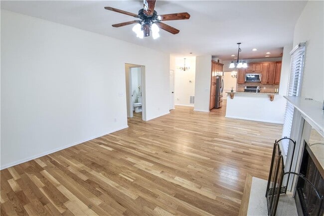 Building Photo - 1865 Oak Tree Hollow