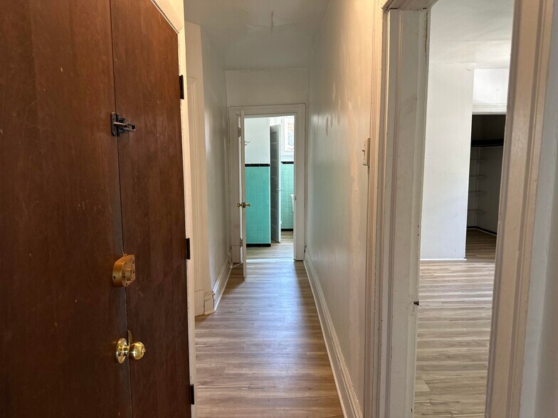 Building Photo - 5704 Darlington Rd