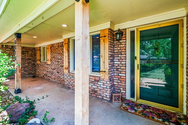 Building Photo - Spacious Home in Southwest Lubbock w/ Office
