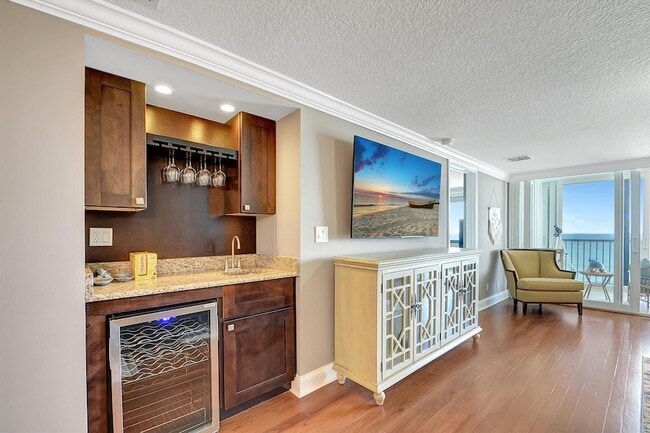 Building Photo - 840 Ocean Dr