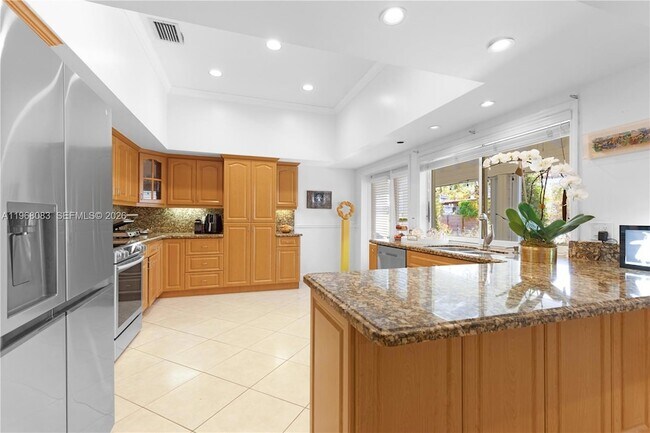 Building Photo - 5253 NW 94th Doral Pl