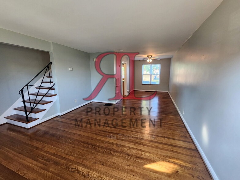 Building Photo - 624 Chatham Rd